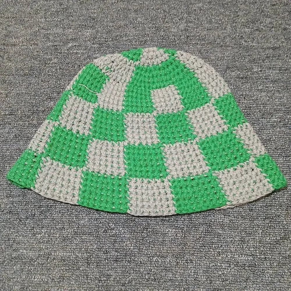 Womens hand made bucket hat emerald green crochet knit check plaid gray